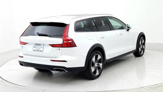 2020 Volvo V60 Cross Country