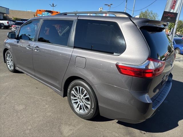 2020 toyota sienna xle