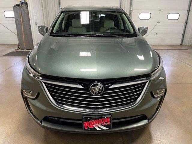 2022 buick enclave essence