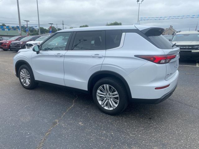 2024 mitsubishi outlander es 2.5 s-awc