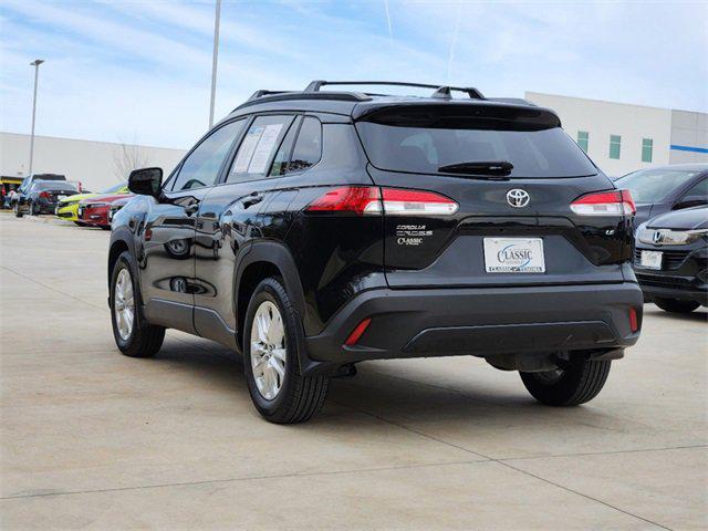 2023 toyota corolla cross le