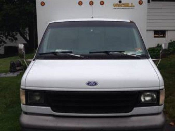 1993 ford e-350 8' by 12' boxtruck 74k miles, brand new transmission