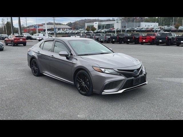 2021 toyota camry hybrid xse