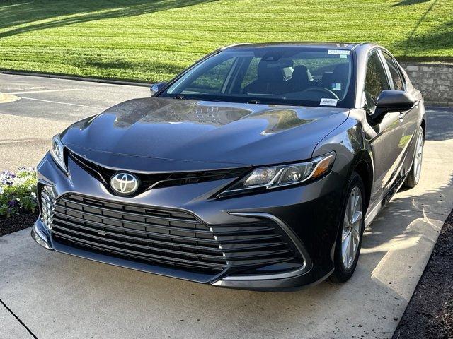 2021 toyota camry le