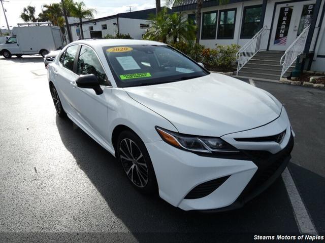 2020 toyota camry se
