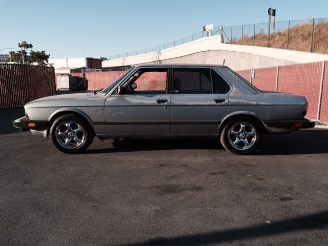 1986 bmw 535i 5-spd manual, white on black leather interior