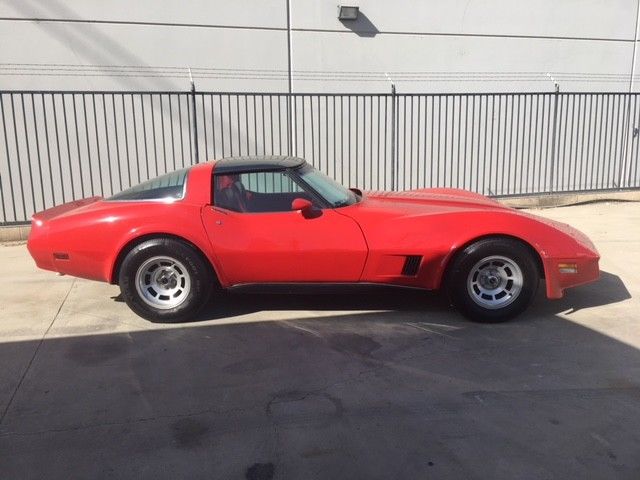 1980 chevrolet corvette- beautiful condition