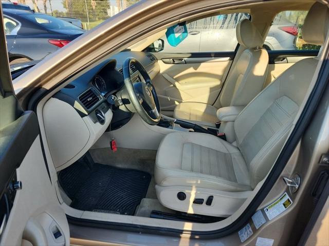 2015 volkswagen passat 1.8t auto se w/sunroof & nav