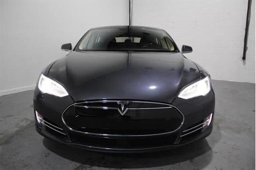 2014 tesla model s in chicago, illinois