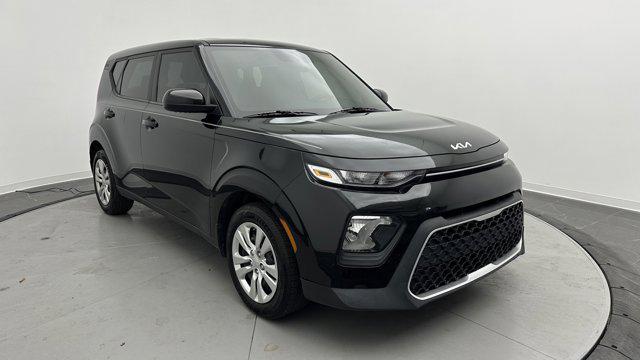 2022 kia soul lx