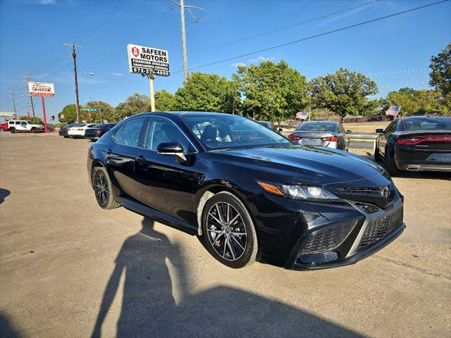 2022 toyota camry se