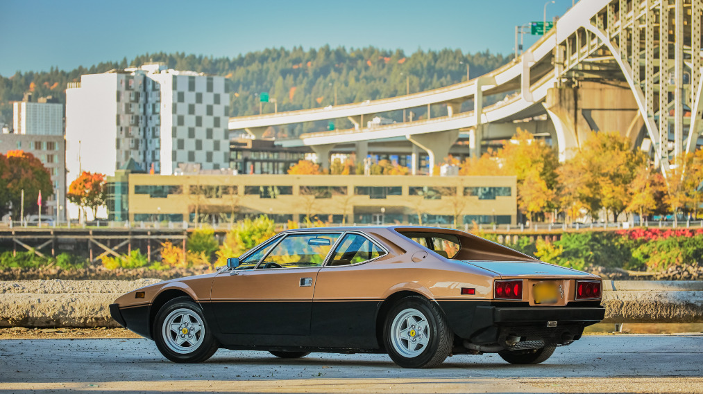 1975 ferrari 308 gt4