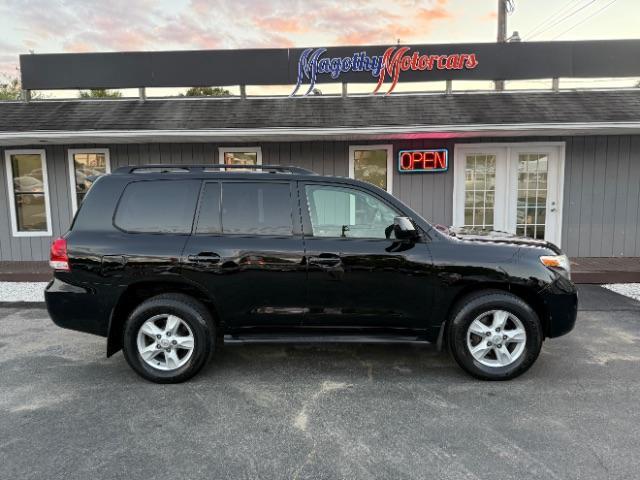 2011 toyota land cruiser base