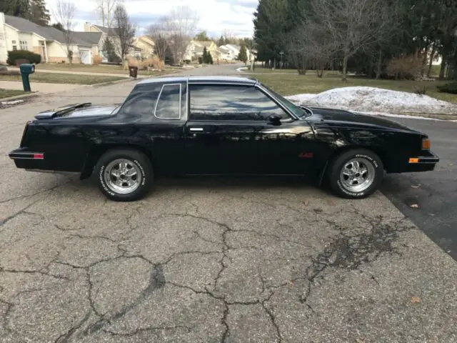 oldsmobile cutlass 442 with 39,500 original miles, t-tops w/bags & newer paint