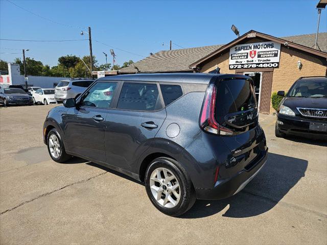 2023 kia soul lx