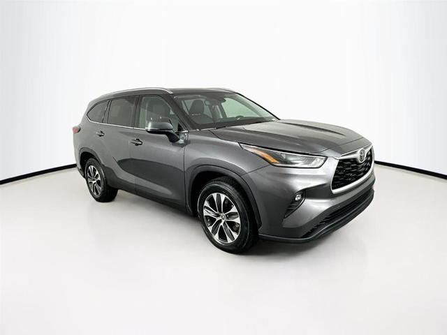 2021 toyota highlander xle