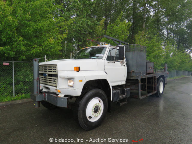 ford f800 s/a specialty flatbed utility truck 4-spd a/t 7.8l l6 32k gvwr bidadoo