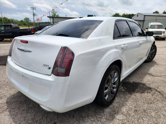 2014 chrysler 300 s