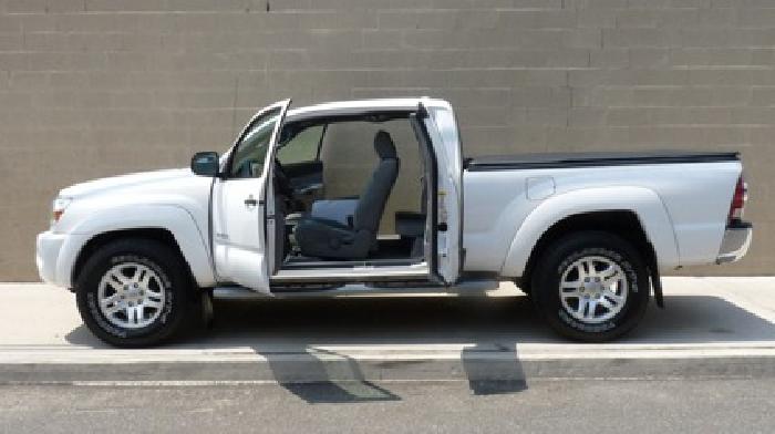 2009 toyota tacoma sr5. 4wd. auto. 130,166 miles. 1-owner. extra cab. clean in los angeles, ca