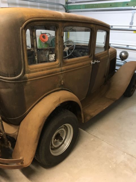 1931 ford slant window town sedan