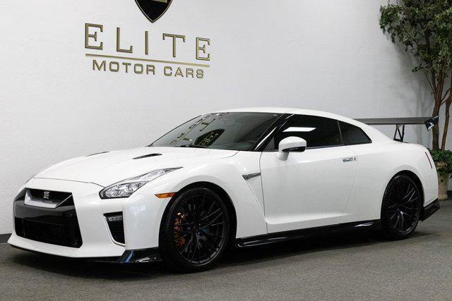 2020 nissan gt-r premium dual-clutch 6-speed transmission