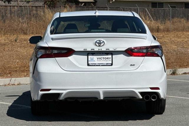 2022 toyota camry se