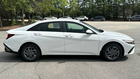 2024 Hyundai Elantra