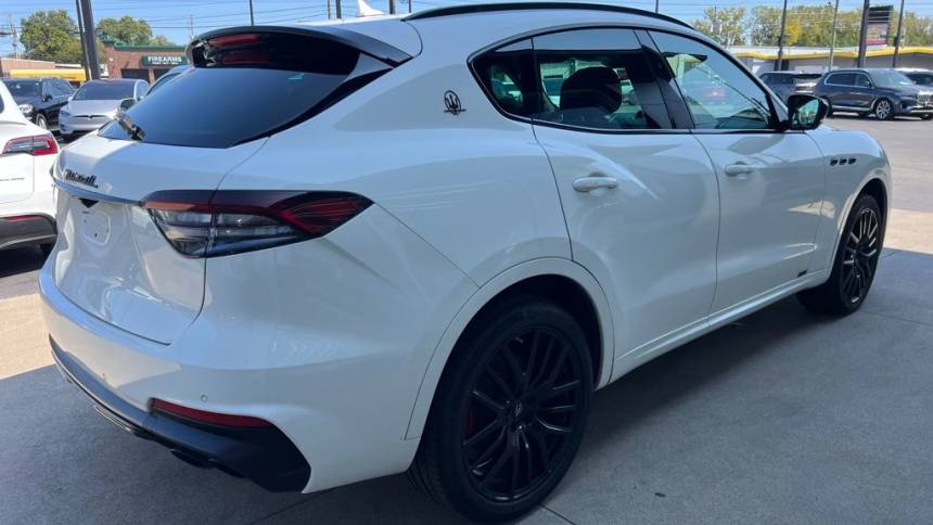 2021 maserati levante base