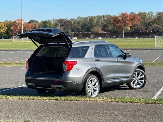 2022 ford explorer platinum