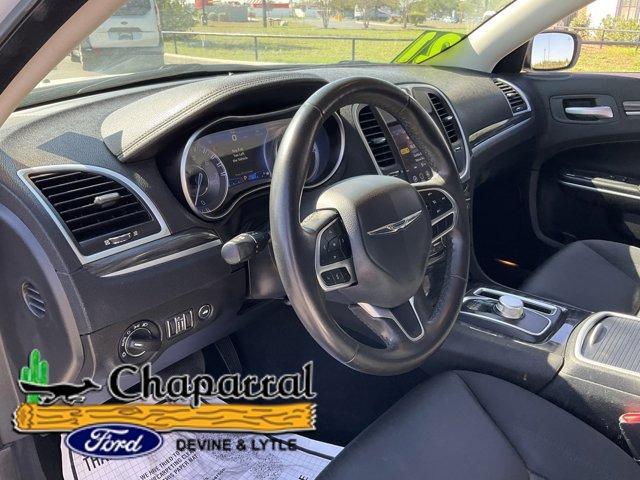 2021 chrysler 300 touring