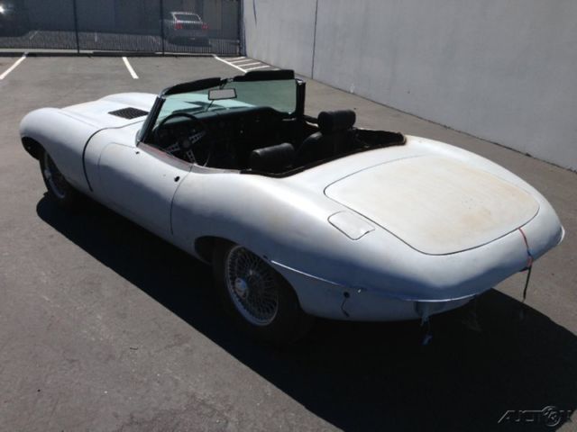 1971 jaguar e-type xke series two, 4.2 liter roadster. 4-speed, chrome wires