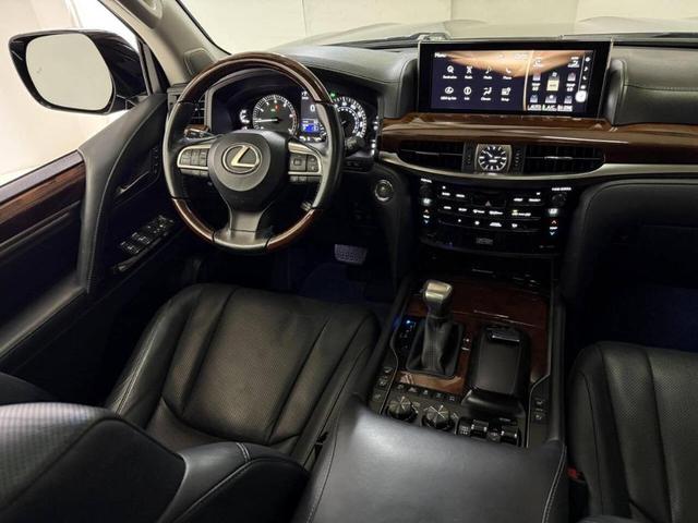 2017 lexus lx 570 base