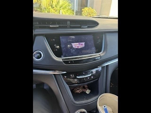 2022 cadillac xt5 premium luxury
