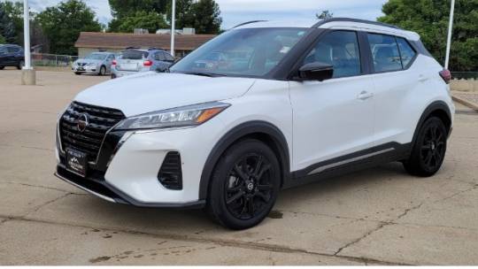 2021 nissan kicks sr