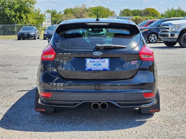 2017 ford focus st base