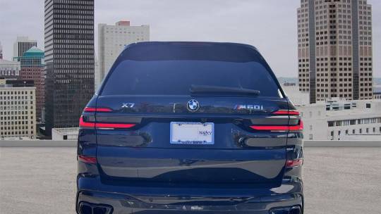 2025 BMW X7