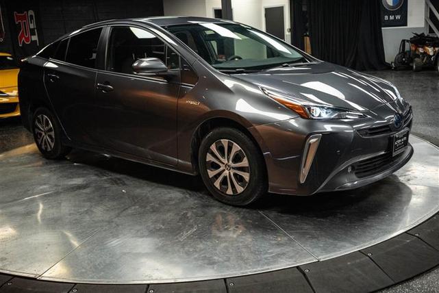 2021 toyota prius le