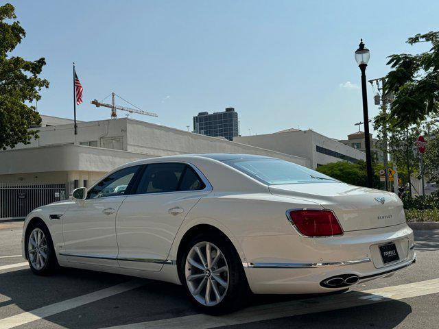 2022 bentley flying spur v8