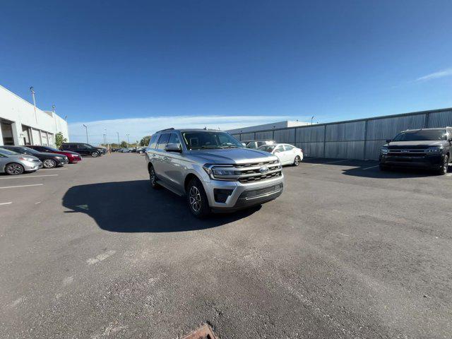 2022 ford expedition xlt