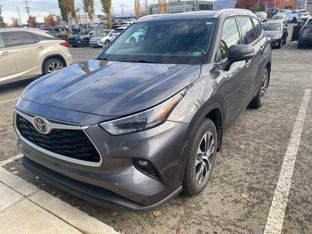 2022 toyota highlander xle