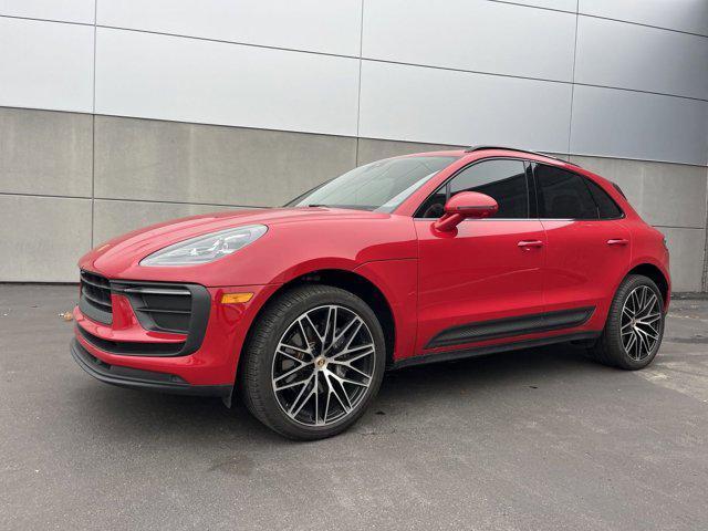 2022 porsche macan base