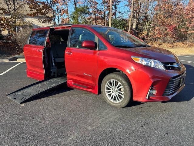 2020 toyota sienna xle