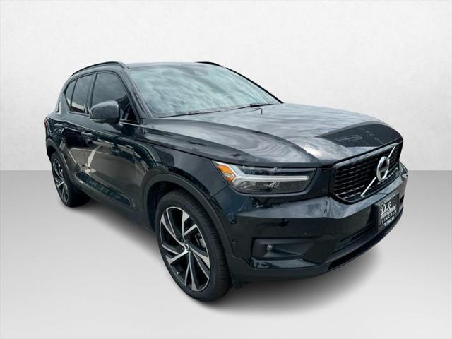 2022 volvo xc40 t5 r-design