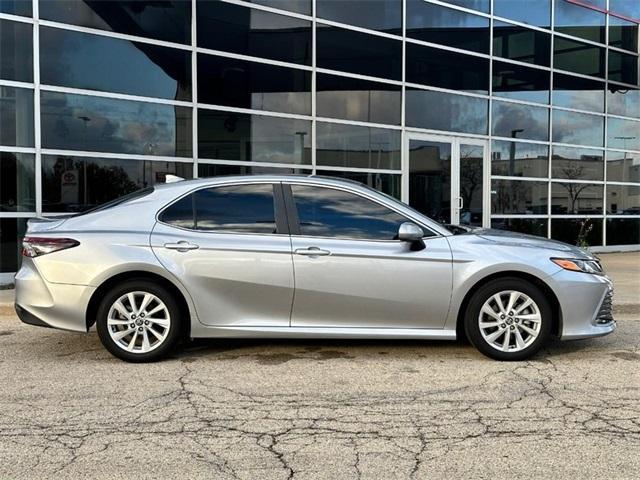 2023 toyota camry le