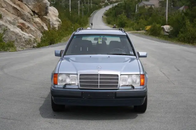 beautiful mercedes 300te 4matic -- fantastic car and rare!