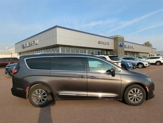2020 chrysler pacifica touring-l plus