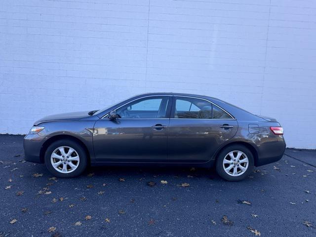 2010 toyota camry le