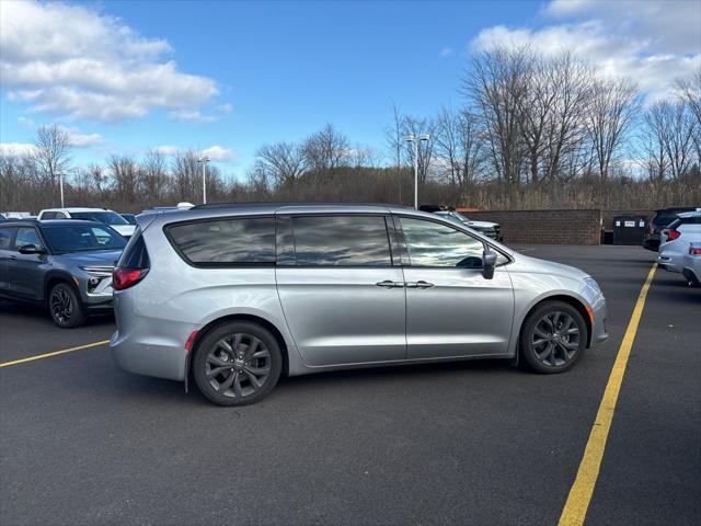 2019 chrysler pacifica touring l