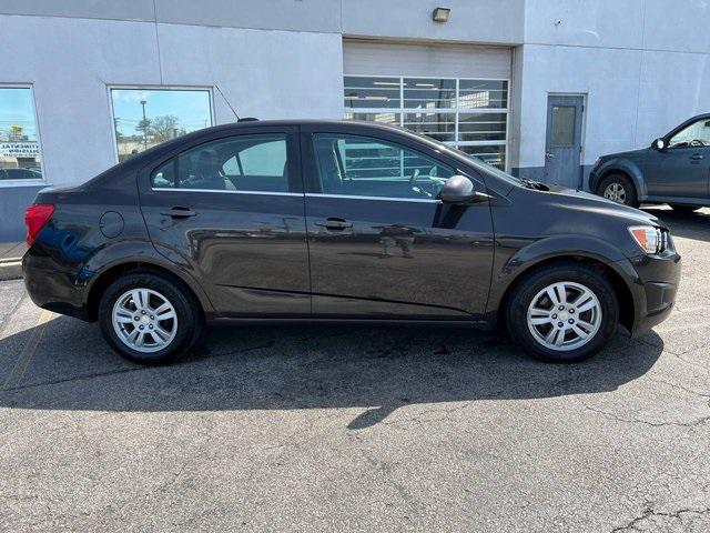 2016 chevrolet sonic lt