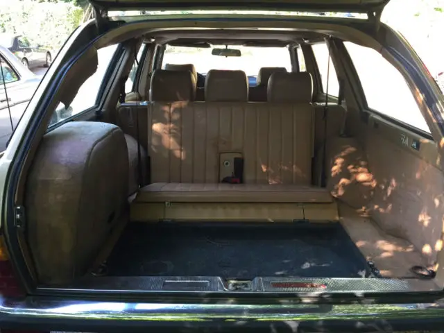 1984 mercedes benz 230te kombi euro wagon 46,000 original km's